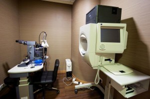 激光手術系統及視野圖檢查儀